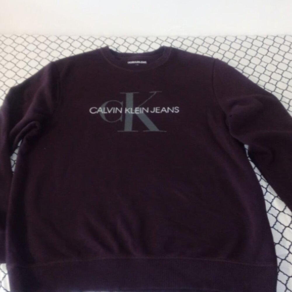 Calvin Klein Women's crewneck size large